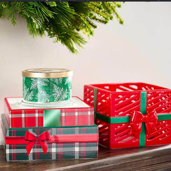 HomeWorx by Slatkin & Co Stacked Presents Candle Holder - Picture 1 of 7